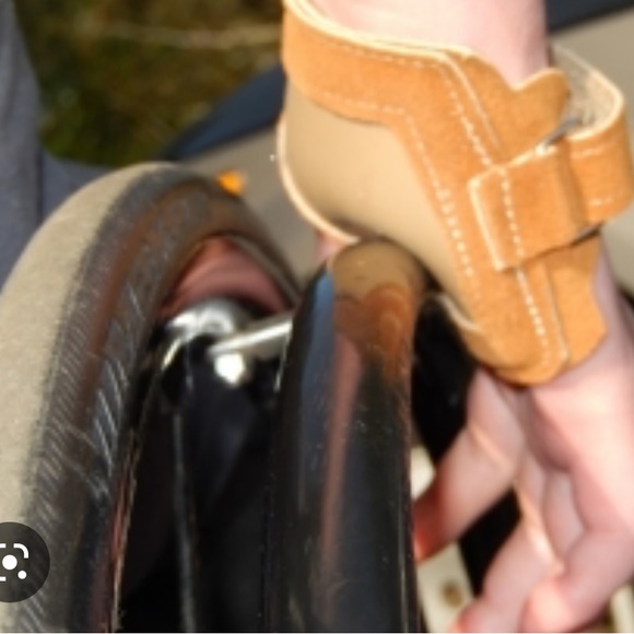 Gloves For Life - Picture 5 of 5